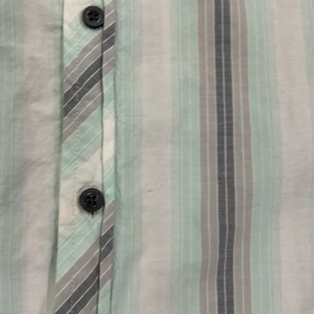 The North Face Mens Short Sleeve Button Up Shirt Striped green/gray w/pocket